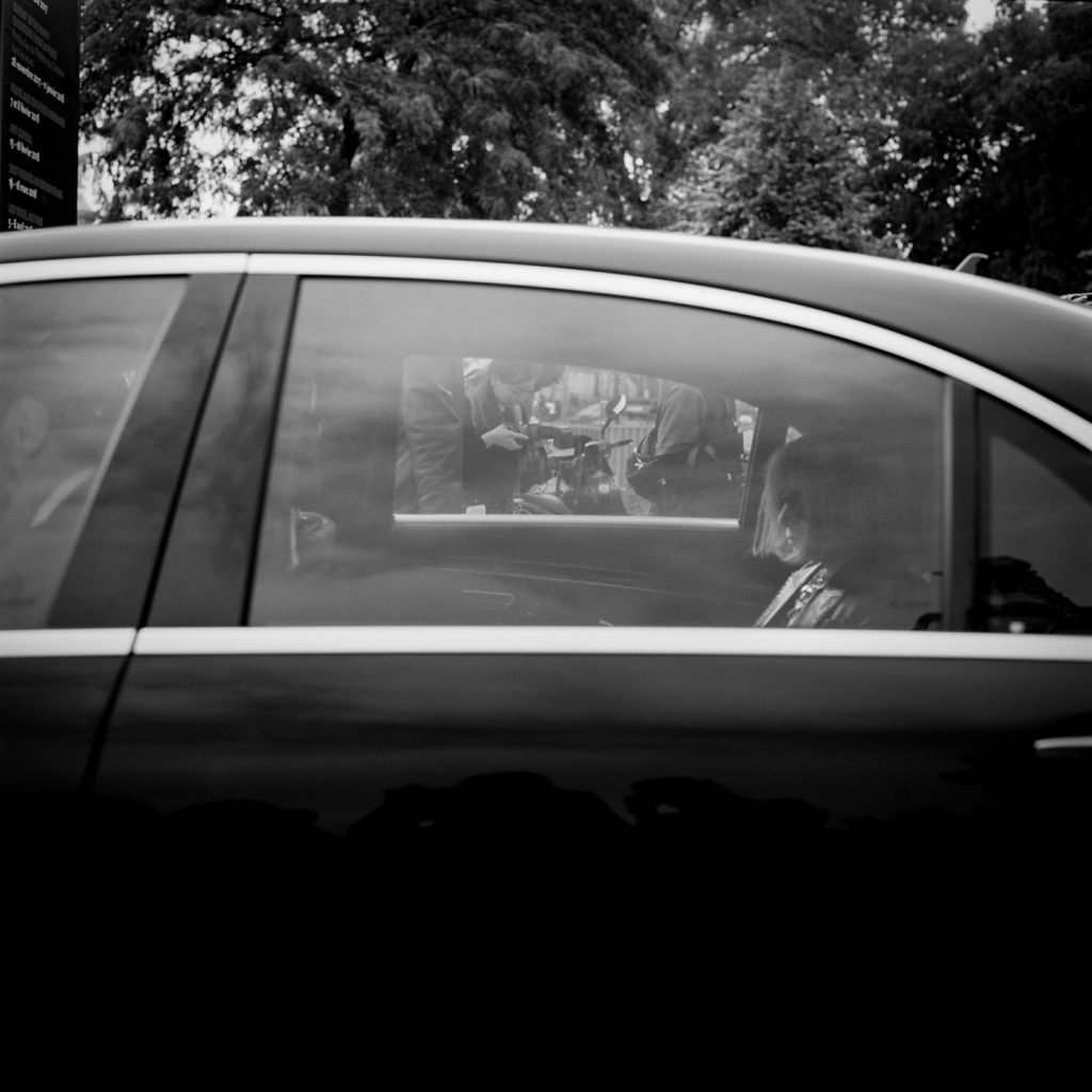 report_Paris_Fashion_Week_off_streetphotographer_guillaumedassonville_7